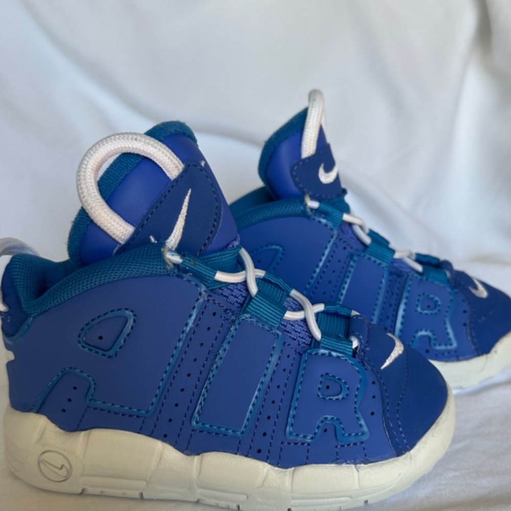 Unisex Nike Air More Uptempo sneakers!  Size 7 Toddler Blue